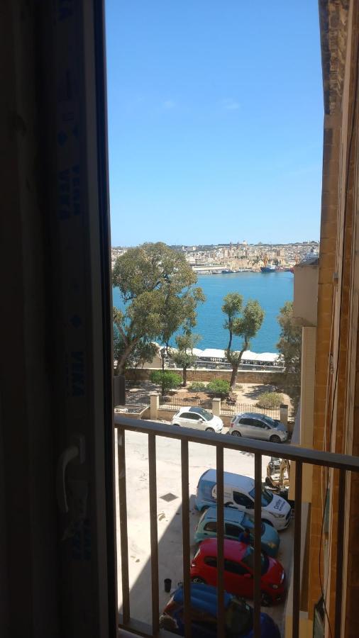 Door Nine -Townhouse With Harbour Views Villa Il-Furjana Buitenkant foto